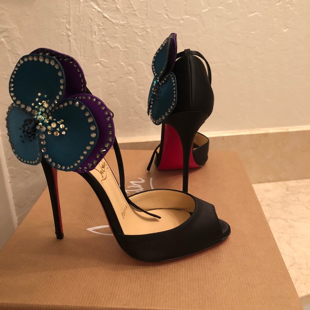 Christian Louboutin Pensamoi heels